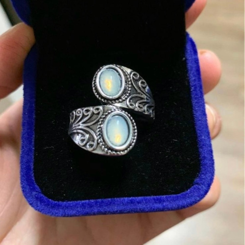 Victorian vintage style moonstone women ring size 8 boho